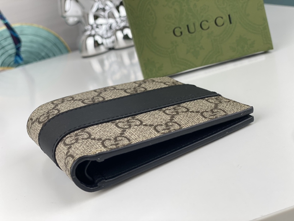 グッチ財布コピー内部構造